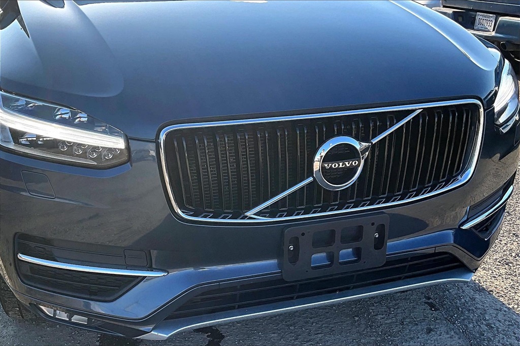 Used 2018 Volvo XC90 Momentum with VIN YV4A22PK8J1334593 for sale in Athens, TN