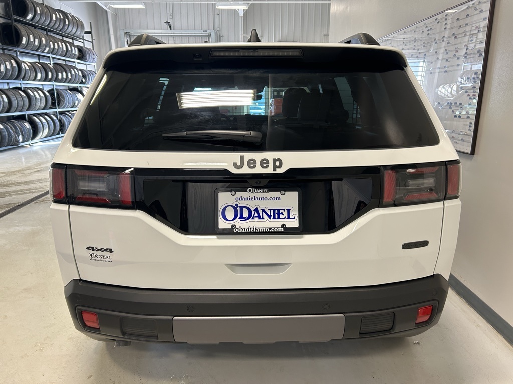 new 2026 Jeep Cherokee car, priced at $44,995