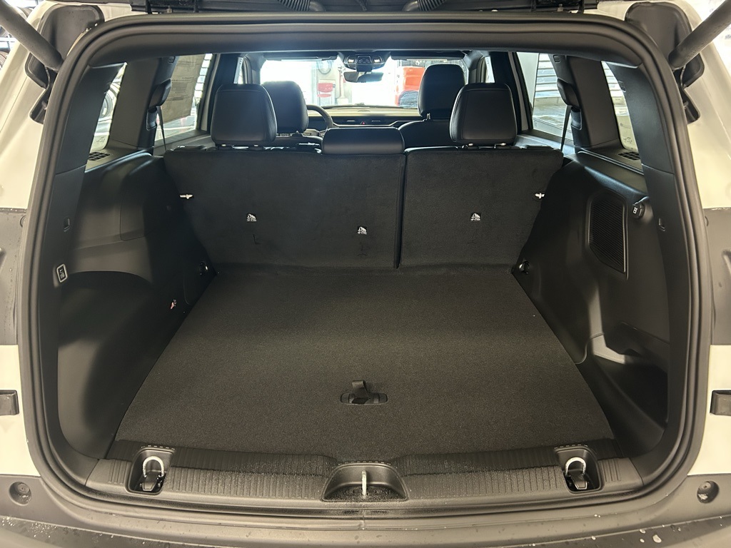 new 2026 Jeep Cherokee car, priced at $44,995