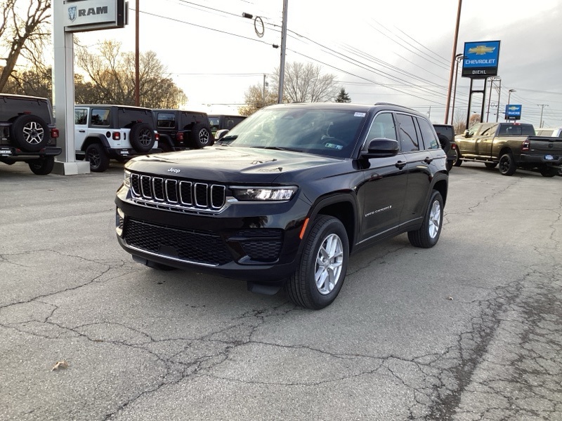 2025 Jeep Grand Cherokee Laredo X photo 3