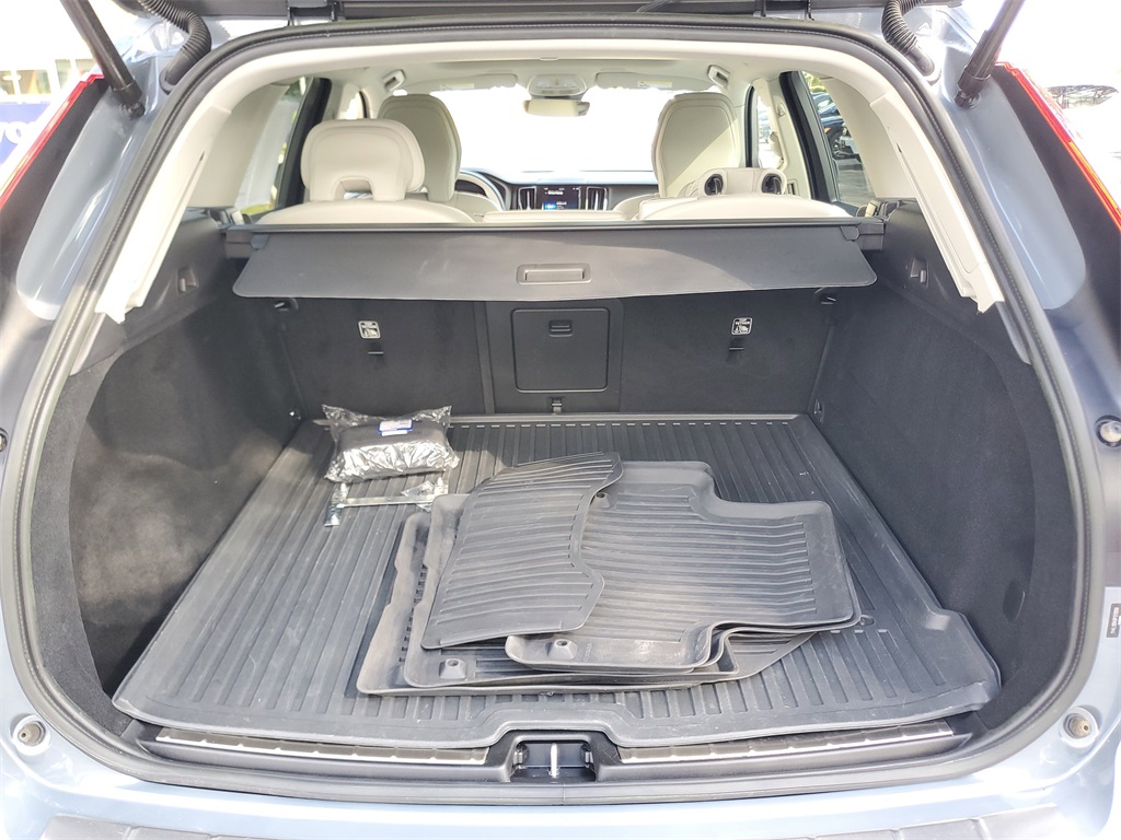 used 2023 Volvo XC60 car, priced at $28,864