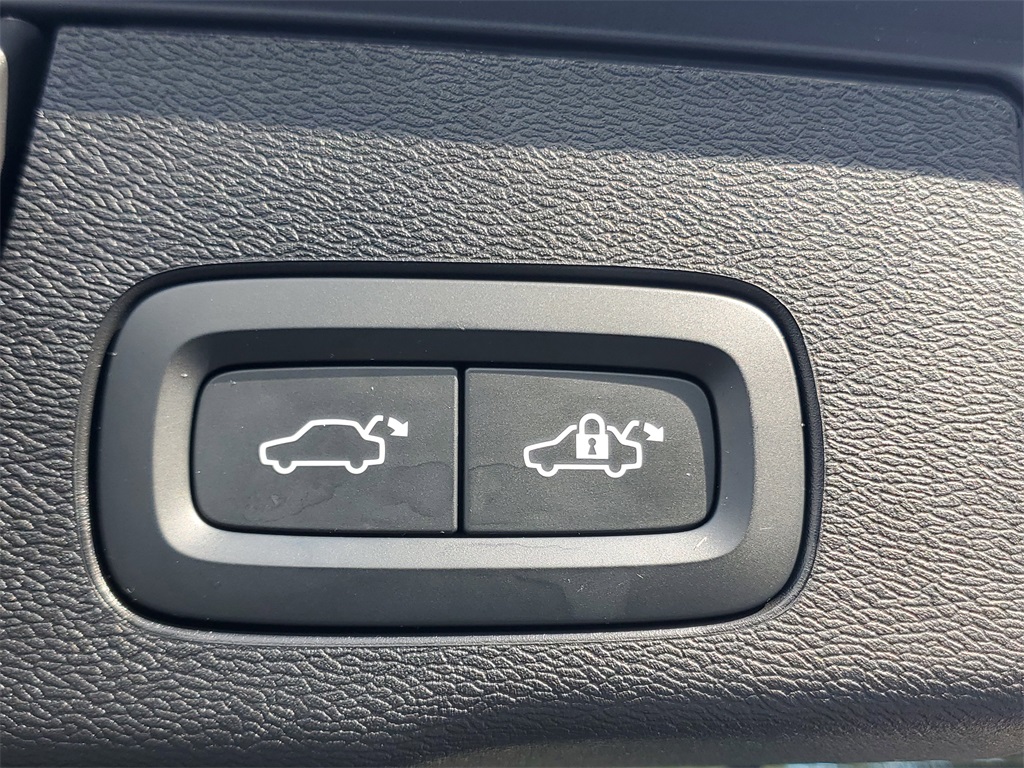 used 2023 Volvo XC60 car, priced at $28,864