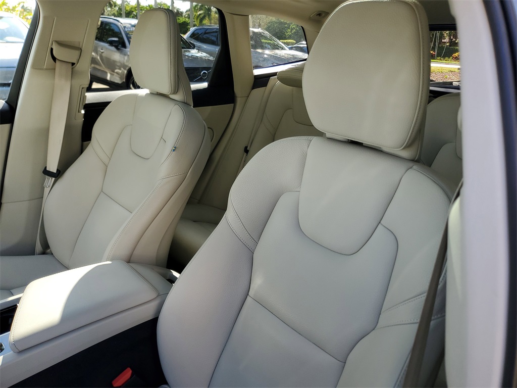 used 2023 Volvo XC60 car, priced at $28,864