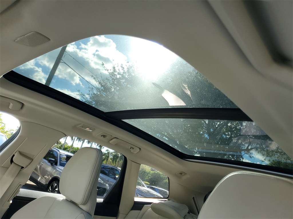 used 2023 Volvo XC60 car, priced at $28,864