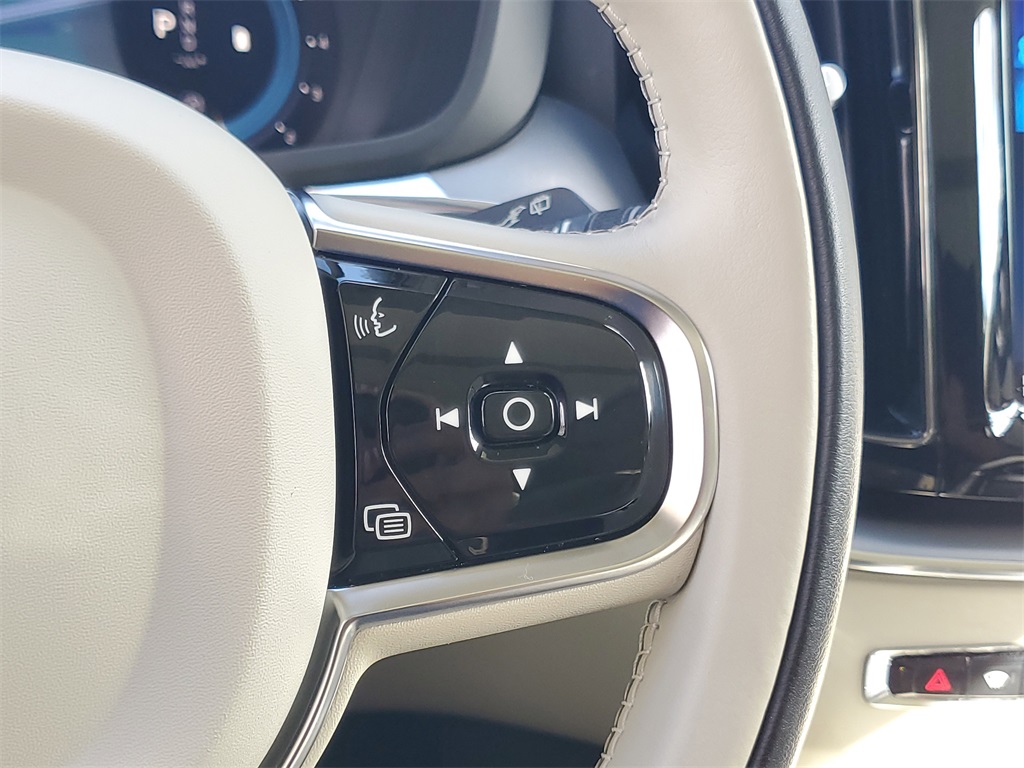 used 2023 Volvo XC60 car, priced at $28,864