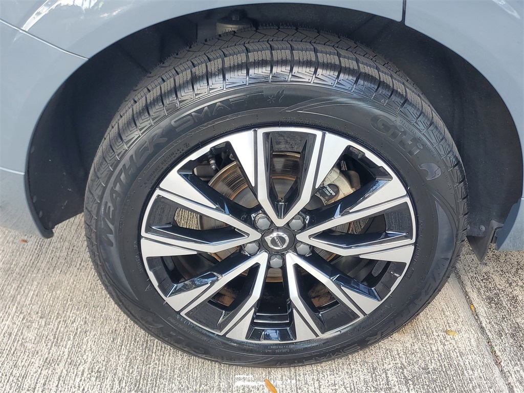 used 2023 Volvo XC60 car, priced at $28,864