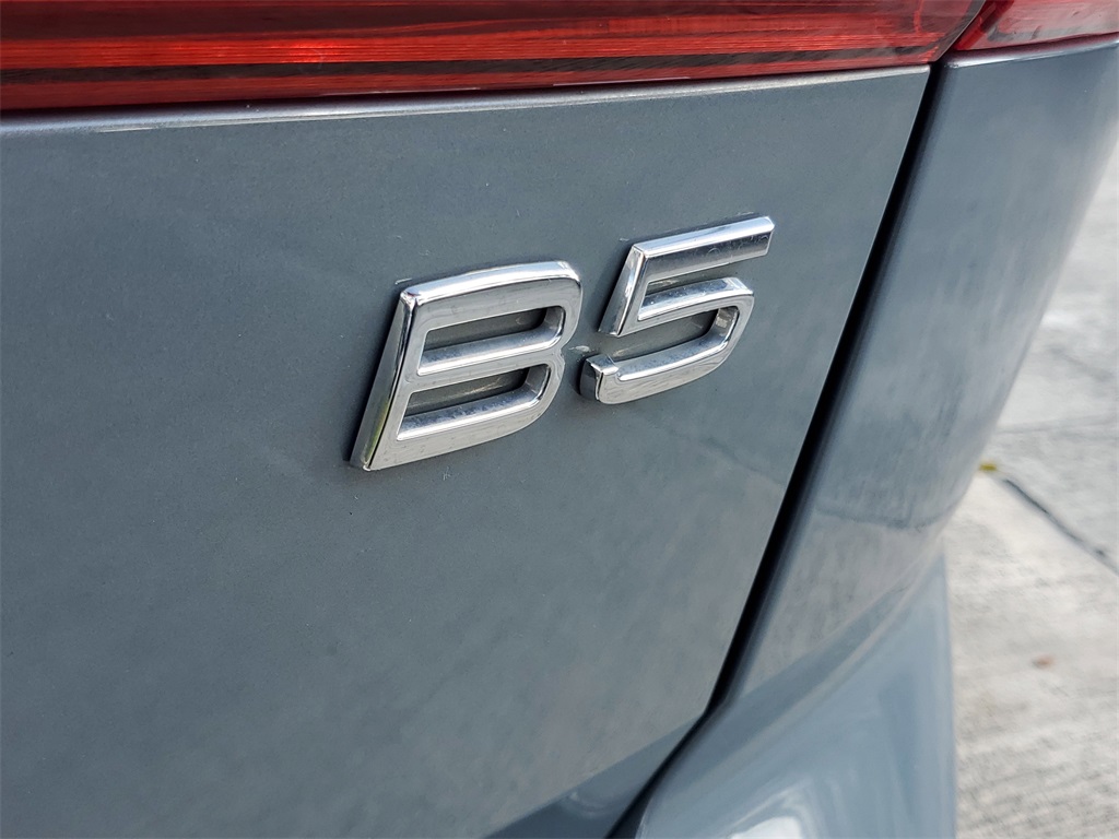 used 2023 Volvo XC60 car, priced at $28,864