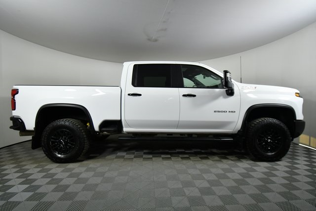 2024 Chevrolet Silverado 2500HD ZR2 photo 14