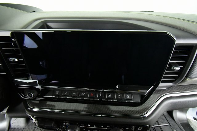 2024 Chevrolet Silverado 2500HD ZR2 photo 3