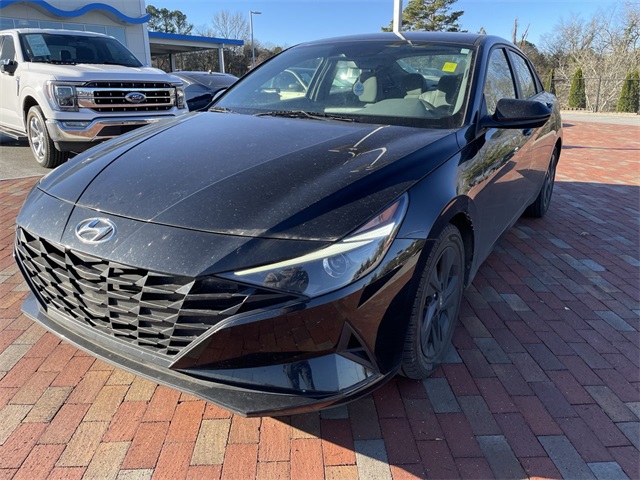 2023 Hyundai Elantra SEL's photo