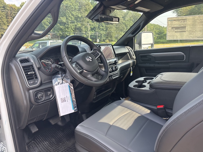 2025 Ram 5500 Tradesman photo 10