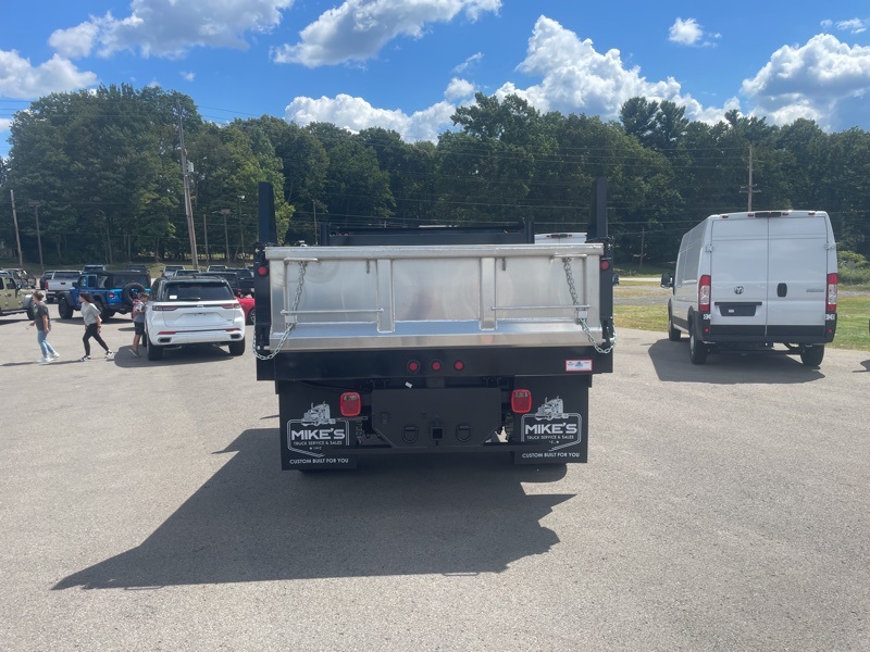 2025 Ram 5500 Tradesman photo 4