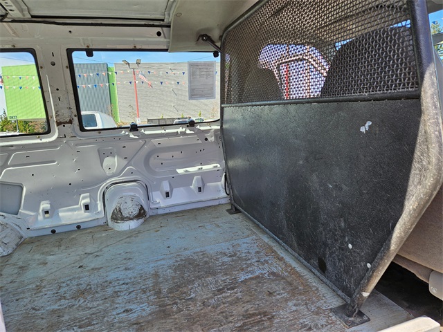 2003 Ford E-250 photo 8