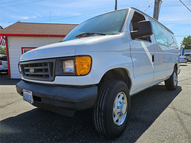 2003 Ford E-250 photo 2