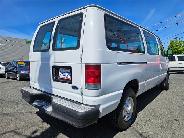 2003 Ford E-250 photo 3
