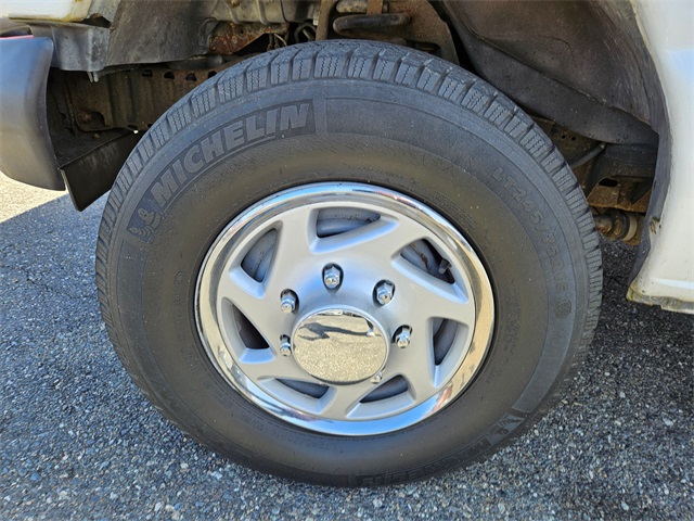 2003 Ford E-250 photo 6