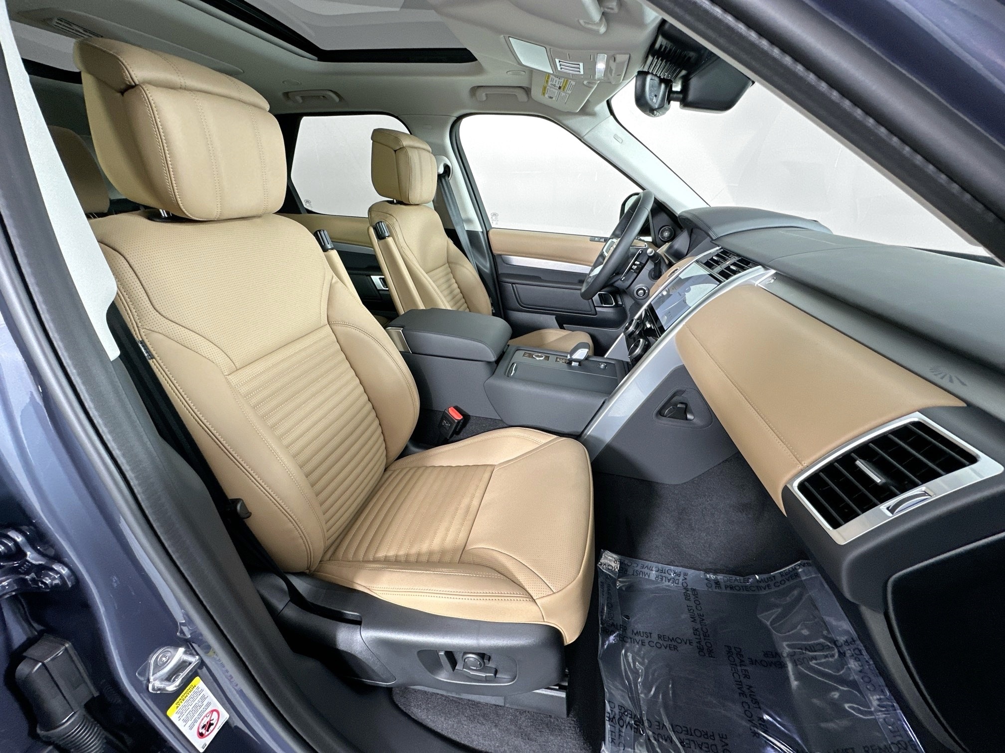 new 2026 Land Rover Discovery car, priced at $86,981