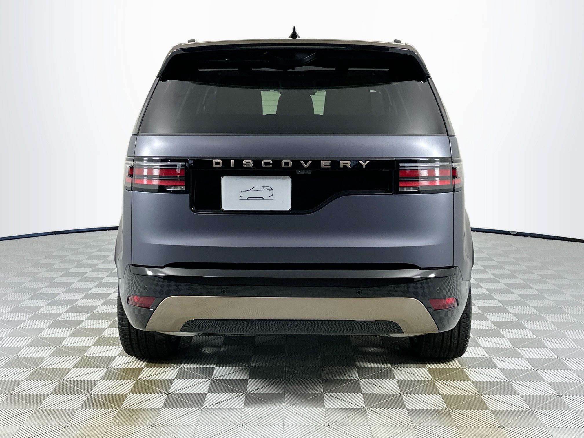 new 2026 Land Rover Discovery car, priced at $86,981