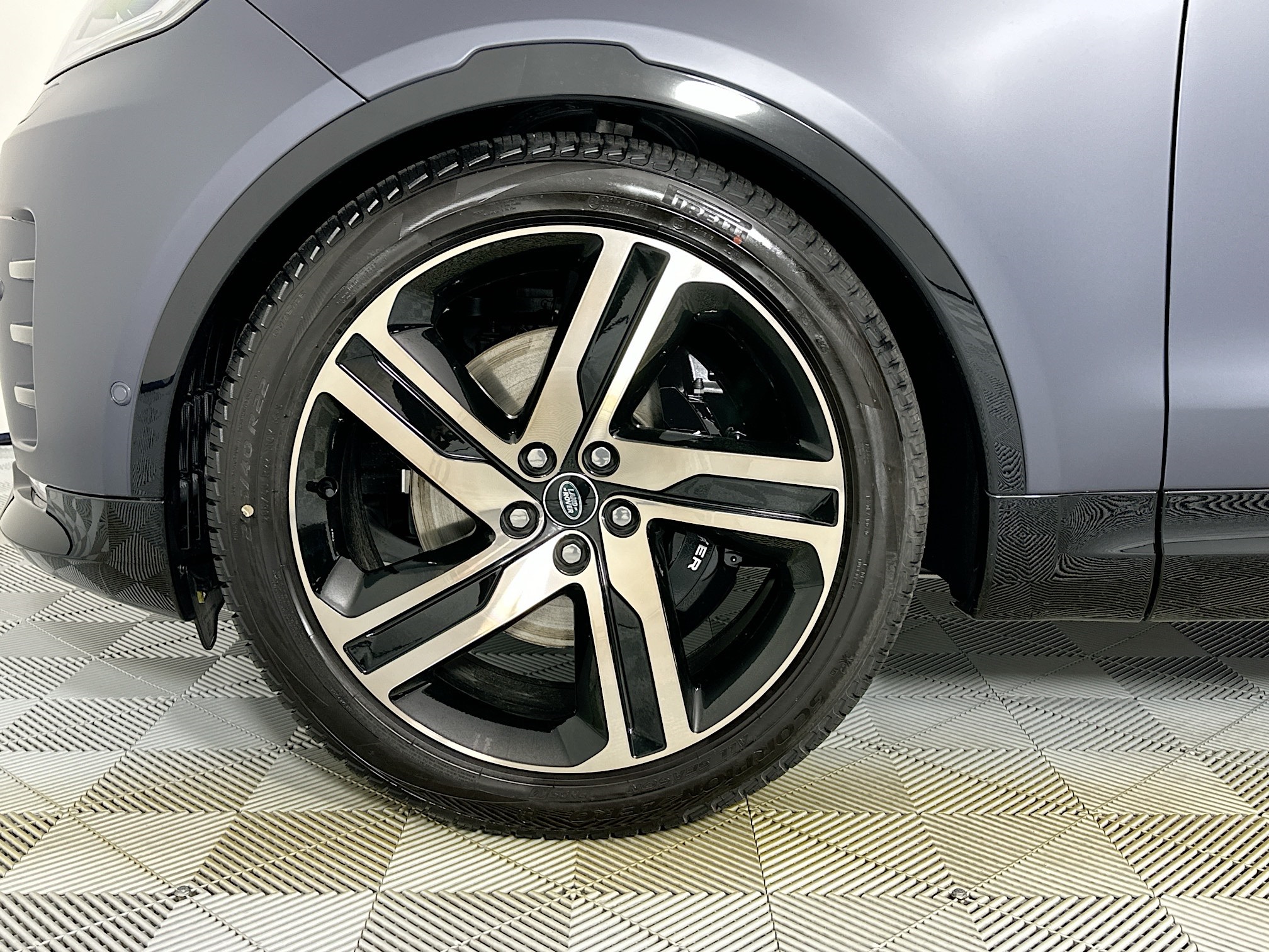 new 2026 Land Rover Discovery car, priced at $86,981