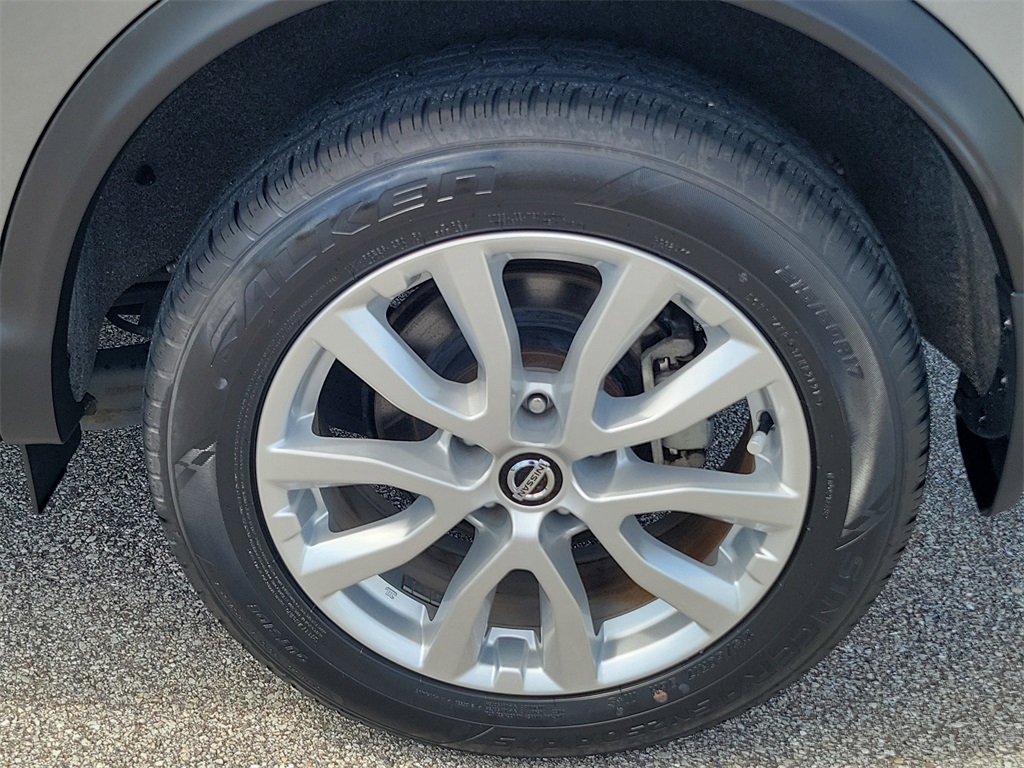 2021 Gun Metallic Nissan Rogue Sport SV FWD SUV