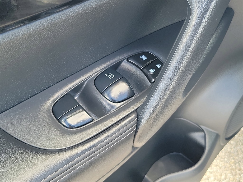 2021 Gun Metallic Nissan Rogue Sport SV FWD SUV