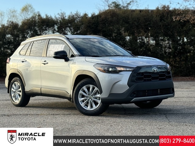 2026 Toyota Corolla Cross LE's photo