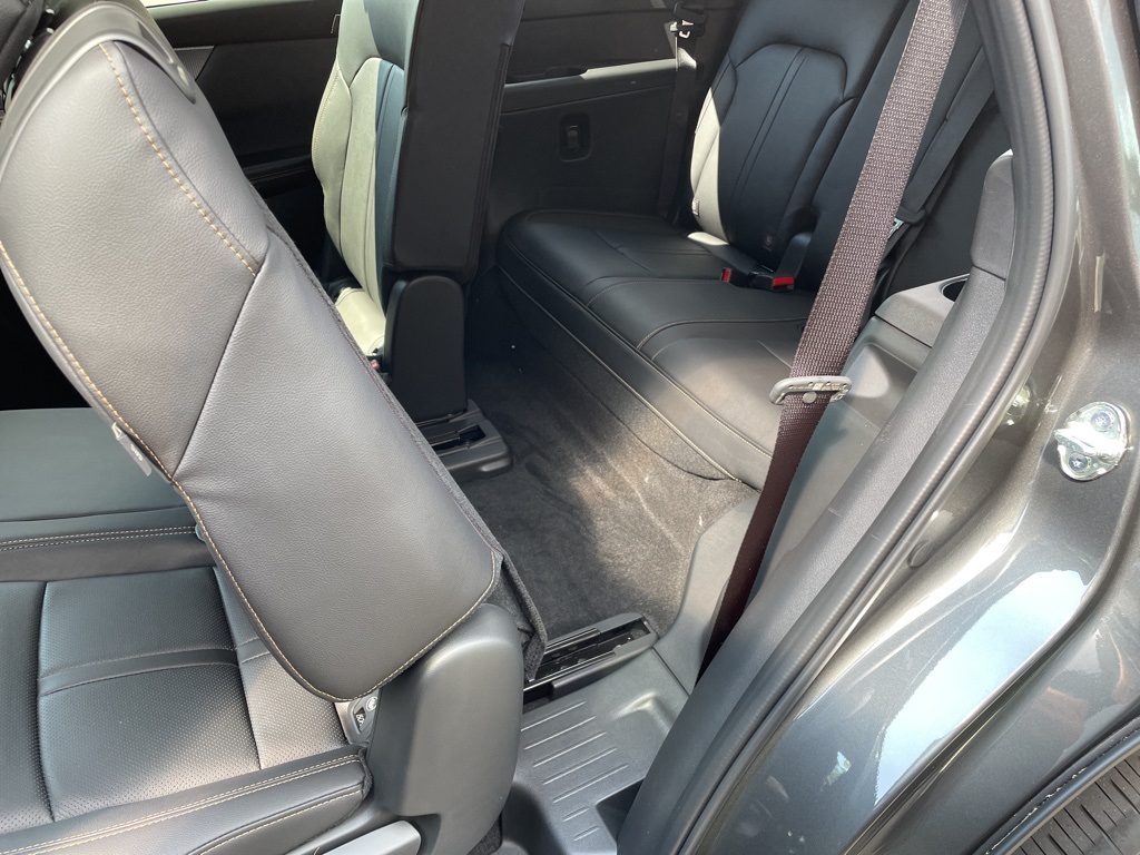 2025 Mazda CX-90 Plug-in Hybrid Preferred photo 8