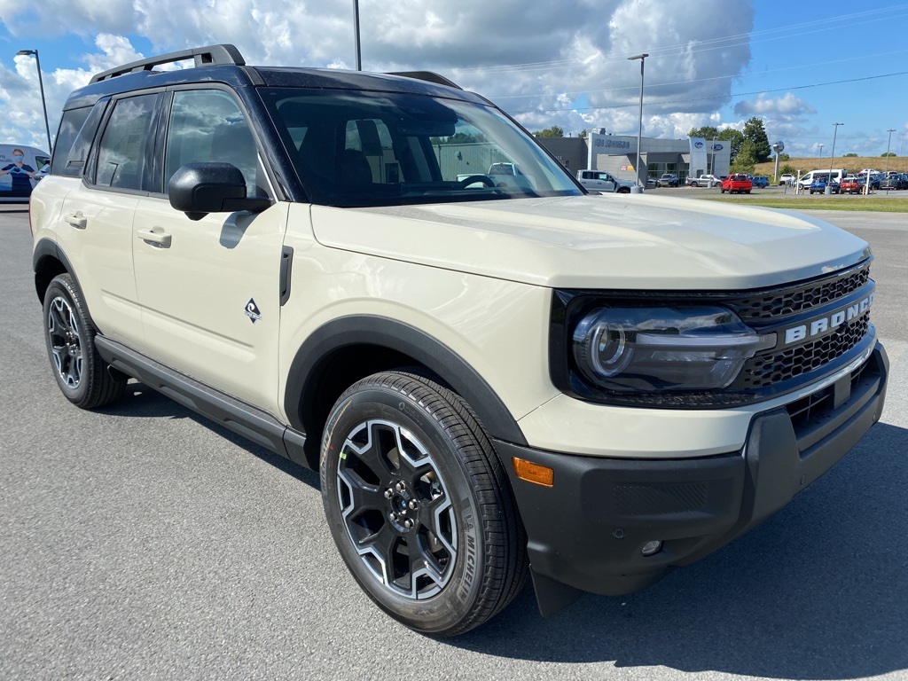 2025 Ford Bronco Sport Outer Banks photo 8