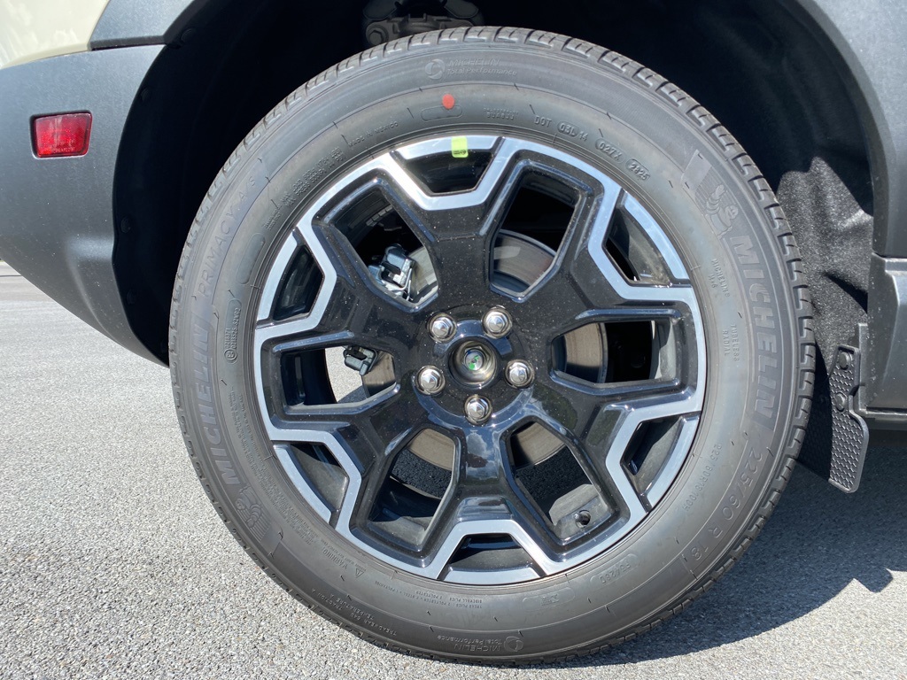 2025 Ford Bronco Sport Outer Banks photo 7