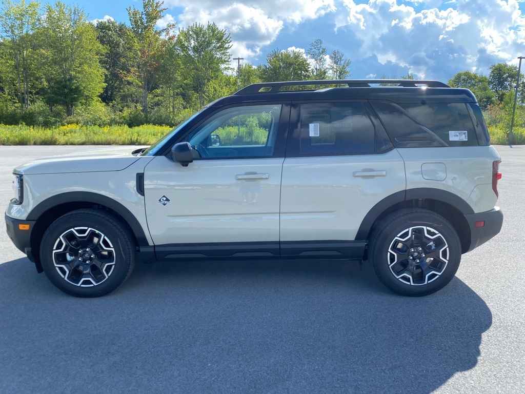 2025 Ford Bronco Sport Outer Banks photo 11