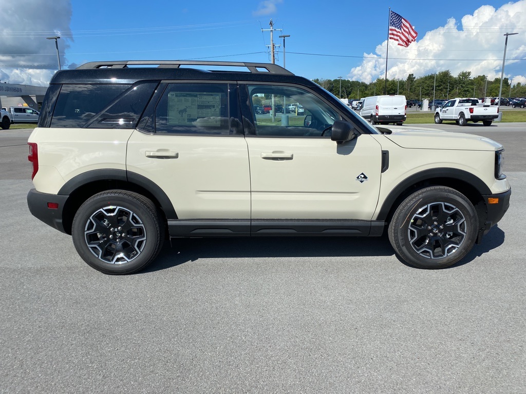 2025 Ford Bronco Sport Outer Banks photo 15