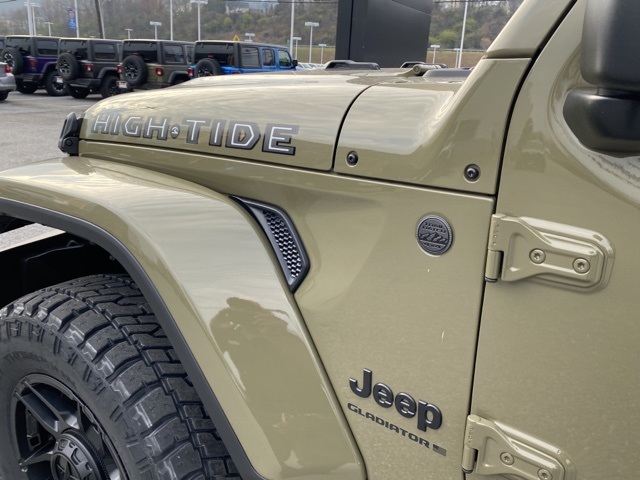 new 2025 Jeep Gladiator car, priced at $47,794