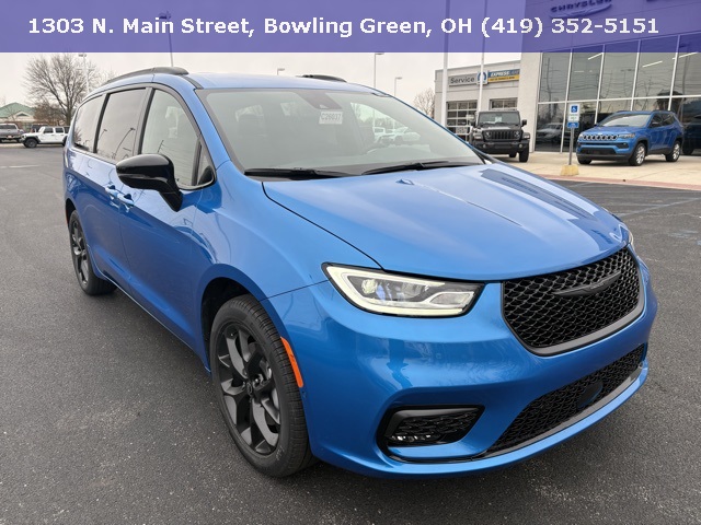 new 2026 Chrysler Pacifica Select 4D Passenger Van