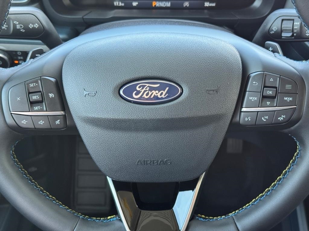 2025 Ford Maverick photo 13