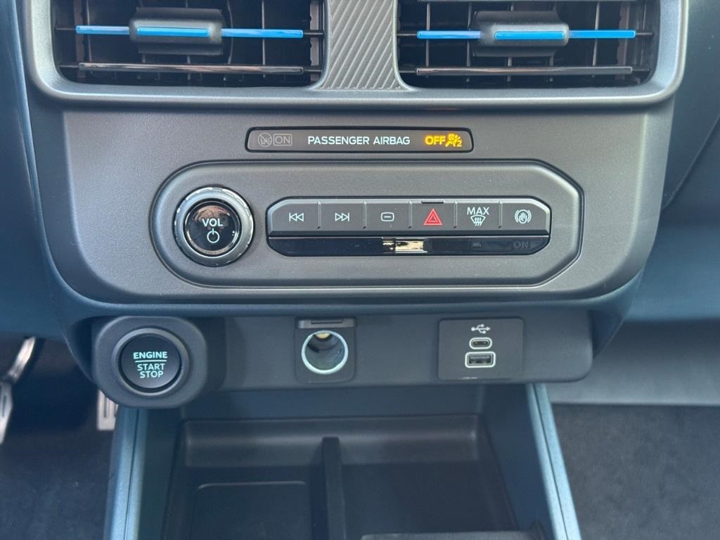 2025 Ford Maverick photo 15