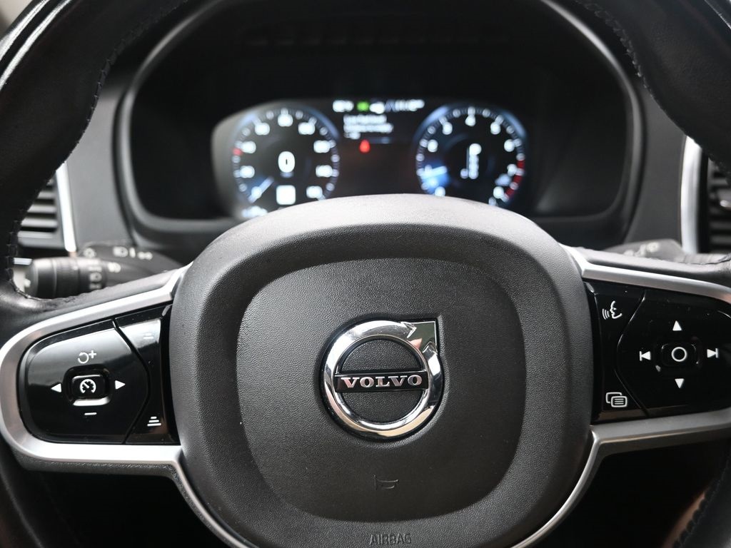 2022 Volvo XC90 T6 Inscription photo 12
