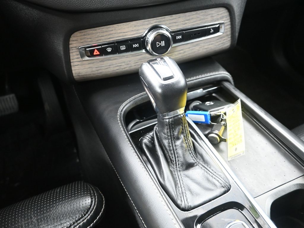 2022 Volvo XC90 T6 Inscription photo 18