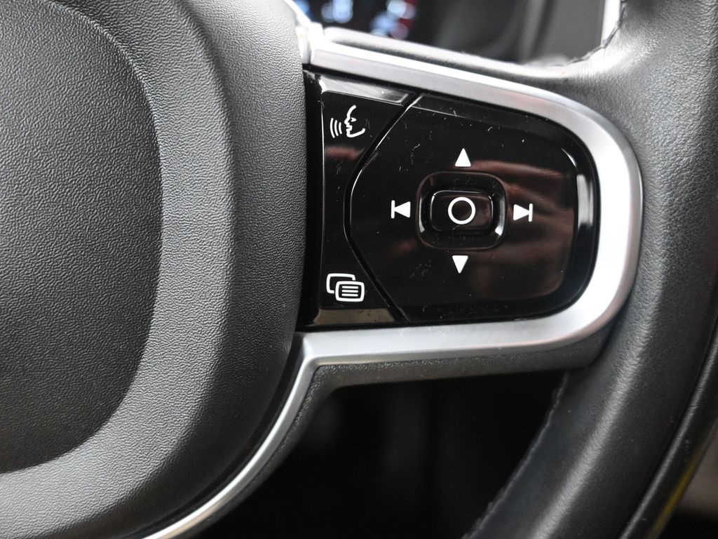 2022 Volvo XC90 T6 Inscription photo 20