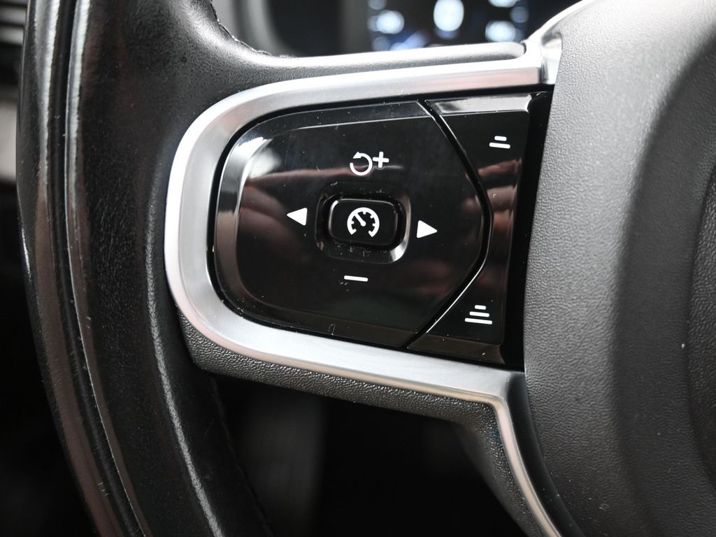 2022 Volvo XC90 T6 Inscription photo 21