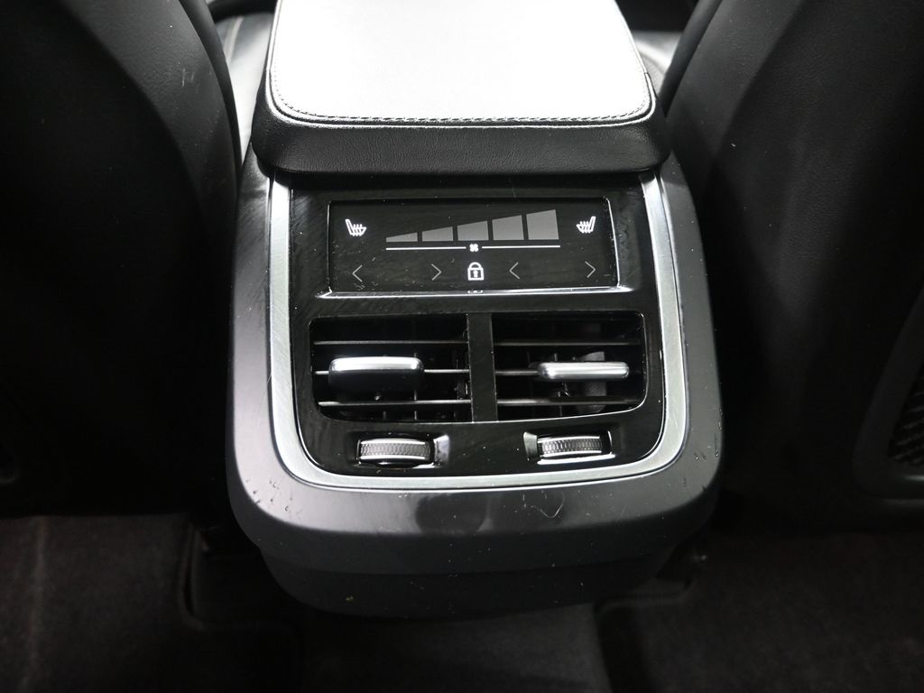 2022 Volvo XC90 T6 Inscription photo 24
