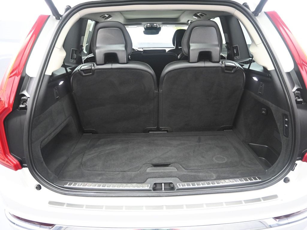 2022 Volvo XC90 T6 Inscription photo 28