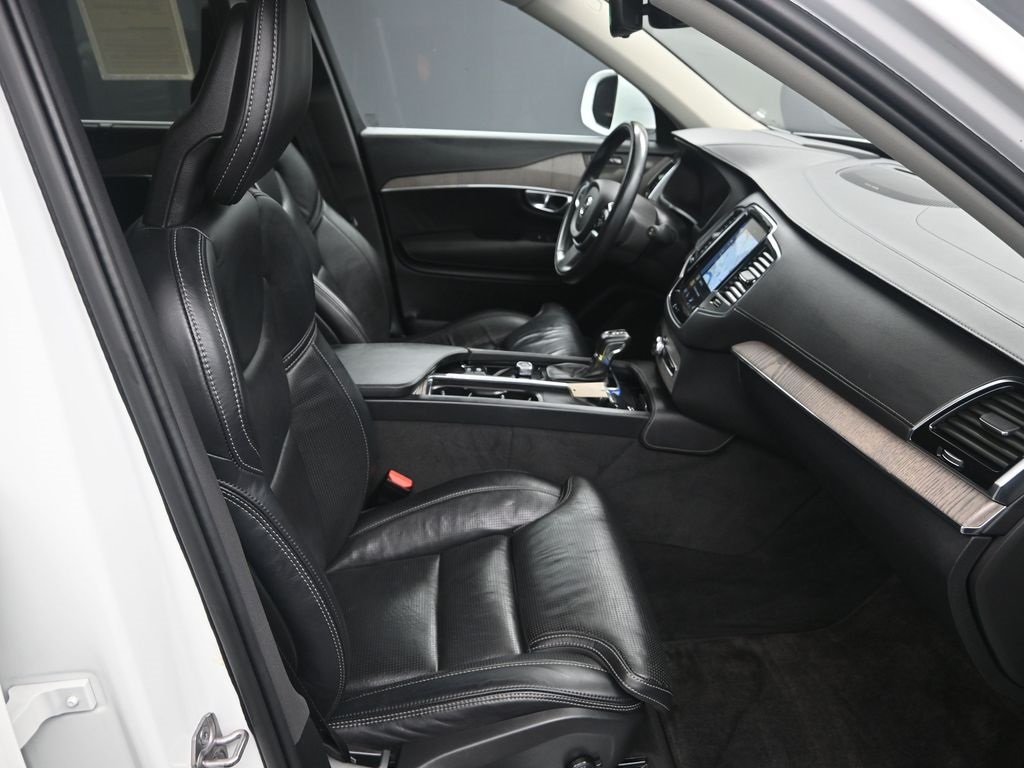 2022 Volvo XC90 T6 Inscription photo 32