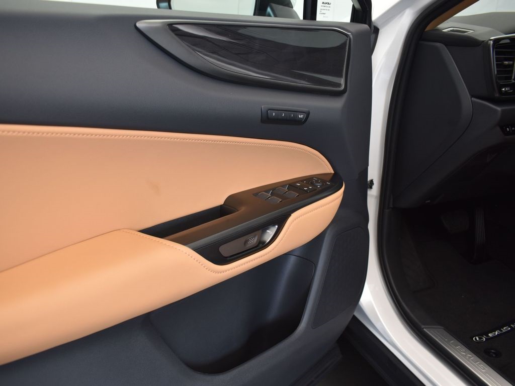 2025 White Pearl Lexus NX 250 Premium FWD SUV