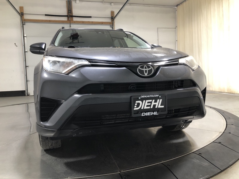 Used 2018 Toyota RAV4 LE with VIN JTMBFREV7JJ245678 for sale in Sharon, PA