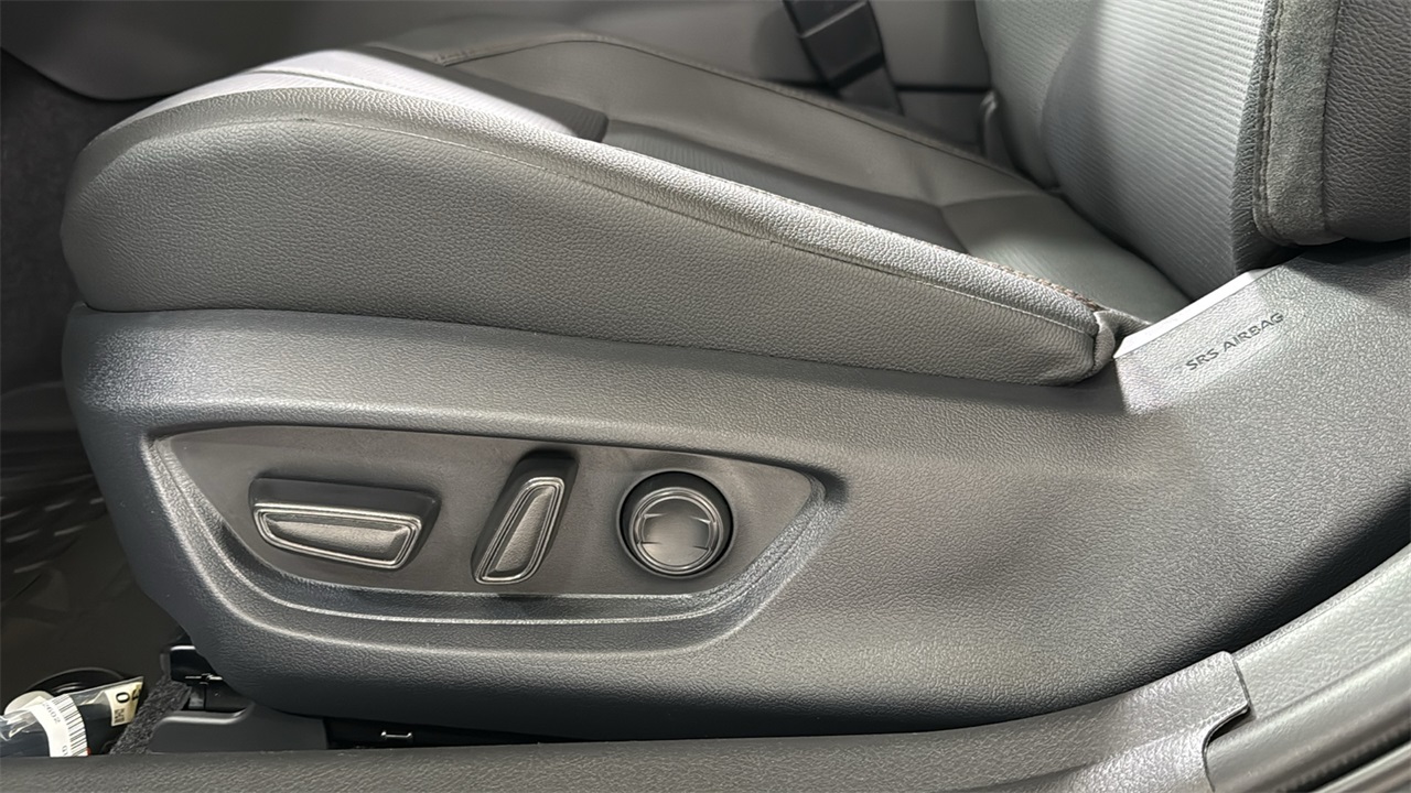 2026 Toyota Camry XLE photo 8