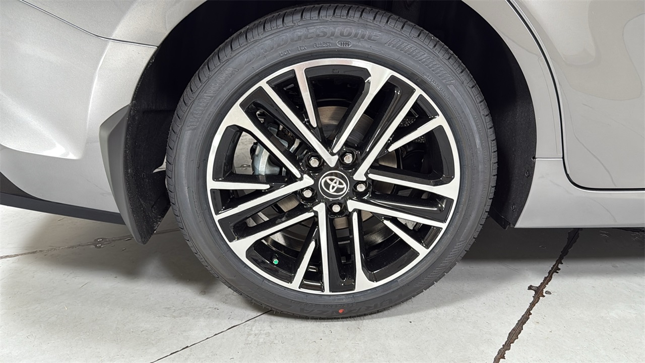 2026 Toyota Camry XLE photo 16