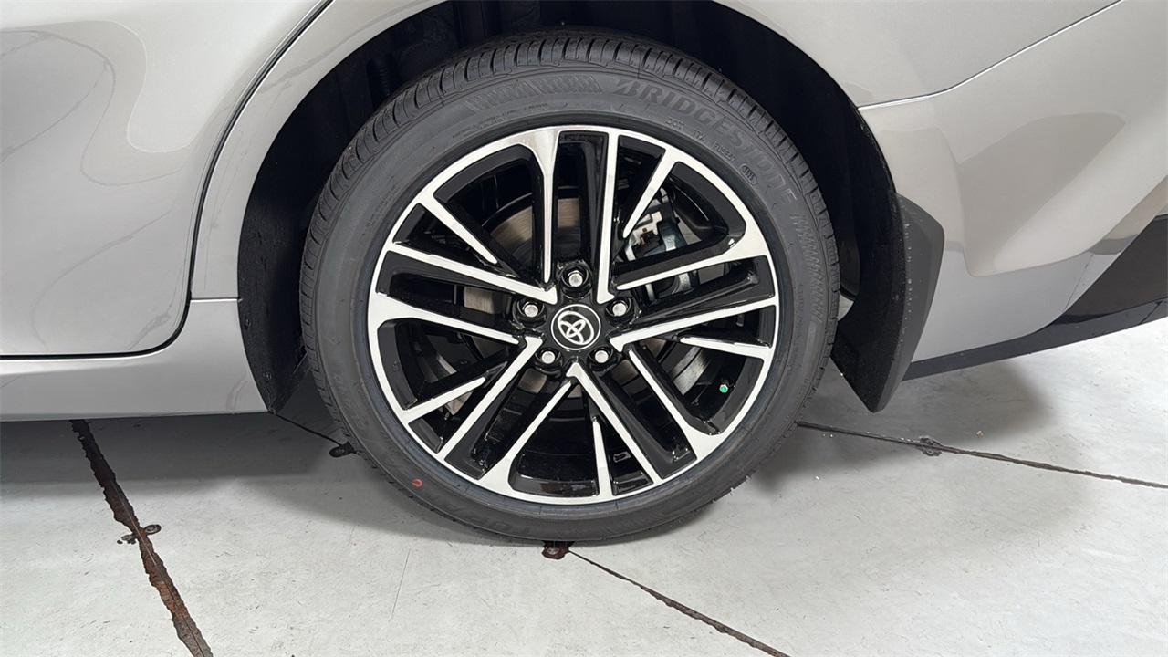 2026 Toyota Camry XLE photo 17