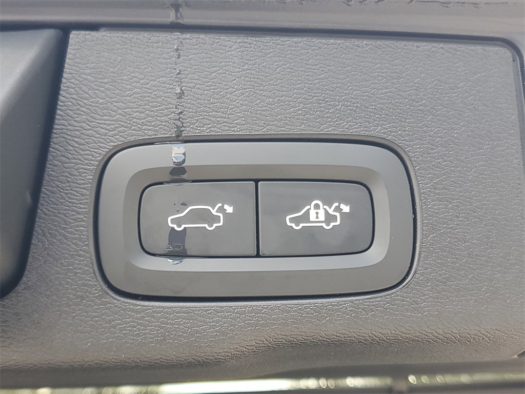 used 2024 Volvo XC60 car, priced at $33,719