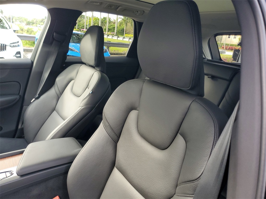 used 2024 Volvo XC60 car, priced at $33,719