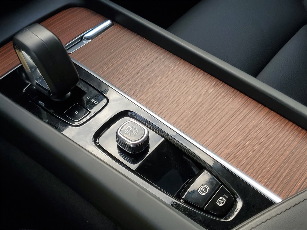 used 2024 Volvo XC60 car, priced at $33,719